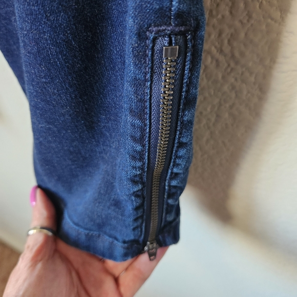 Chico's Dark Wash So Slimming Rhinestone Denim Jeans Size 1 - Picture 5 of 10